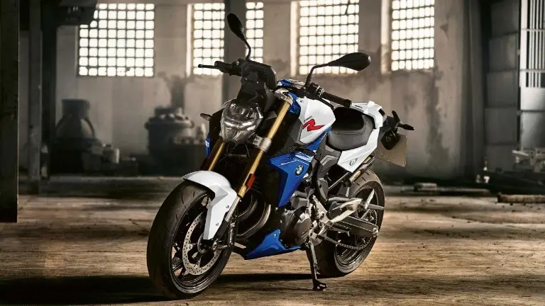 2025 BMW F 900 R