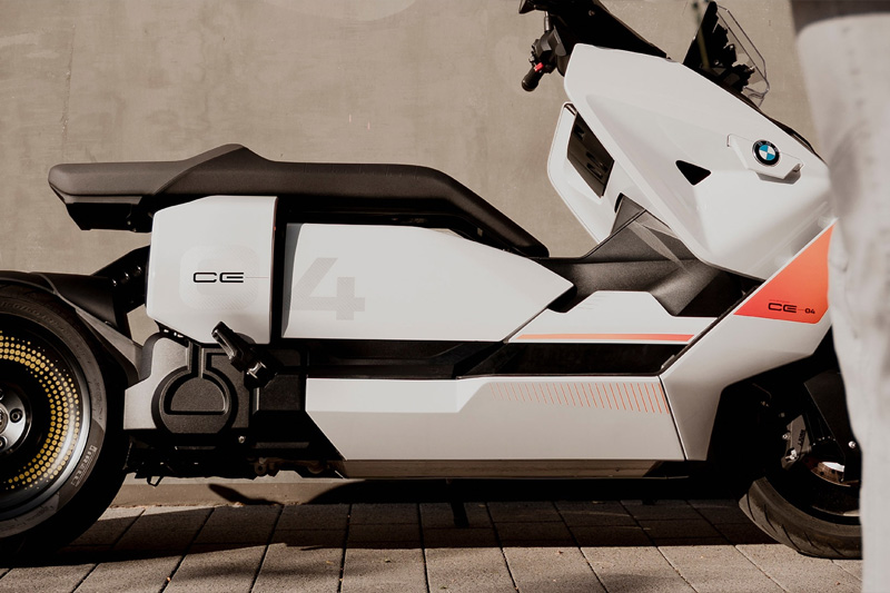 2024 BMW CE 04 Image 02